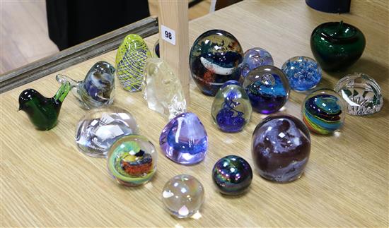 Nineteen mixed paper weights